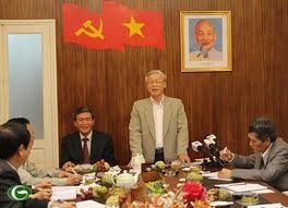 Рабочая встреча Нгуен Фу Чонга с членами ПК Центрального теоретического совета - ảnh 1